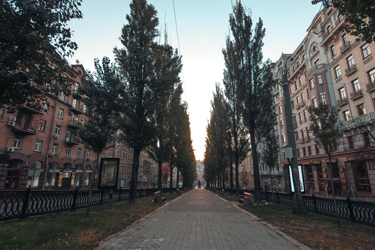 Сонный и безлюдный бульвар Тараса Шевченко Сонный и безлюдный бульвар Тараса Шевченко