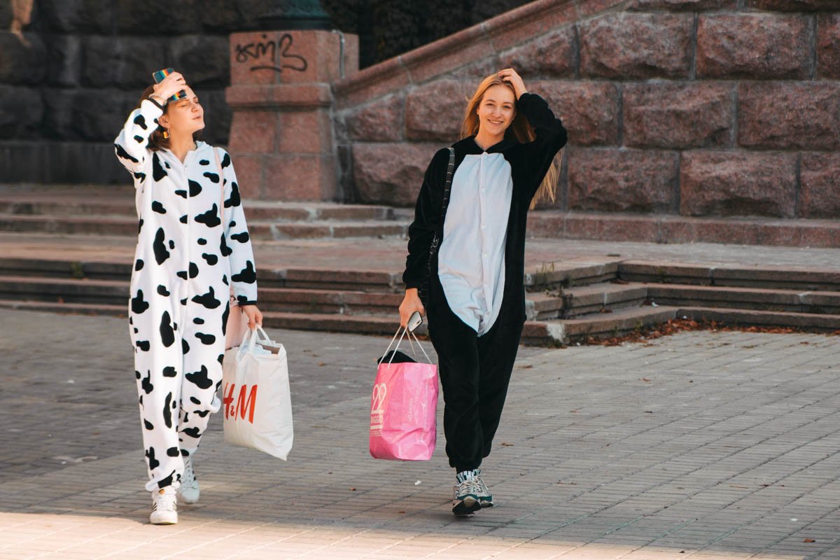 Когда в понедельник не нужно в школу, менять пижаму на другую одежду не обязательно Когда в понедельник не нужно в школу, менять пижаму на другую одежду не обязательно