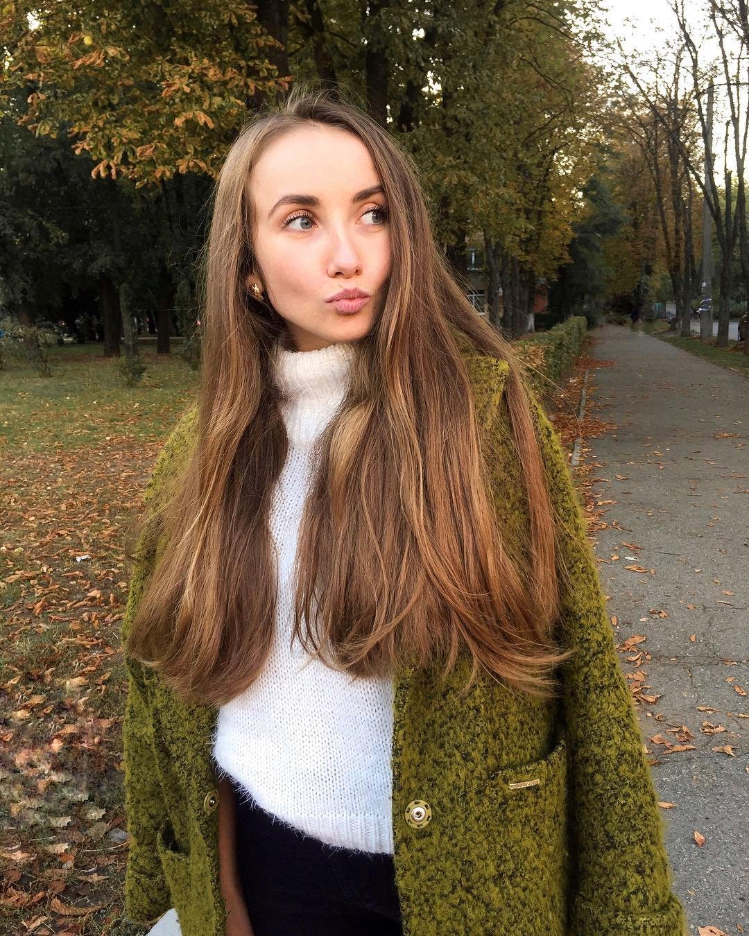 Только б тонко касаться руки, и волос твоих цветом в осень... Фото: @kuznetsova_juliia