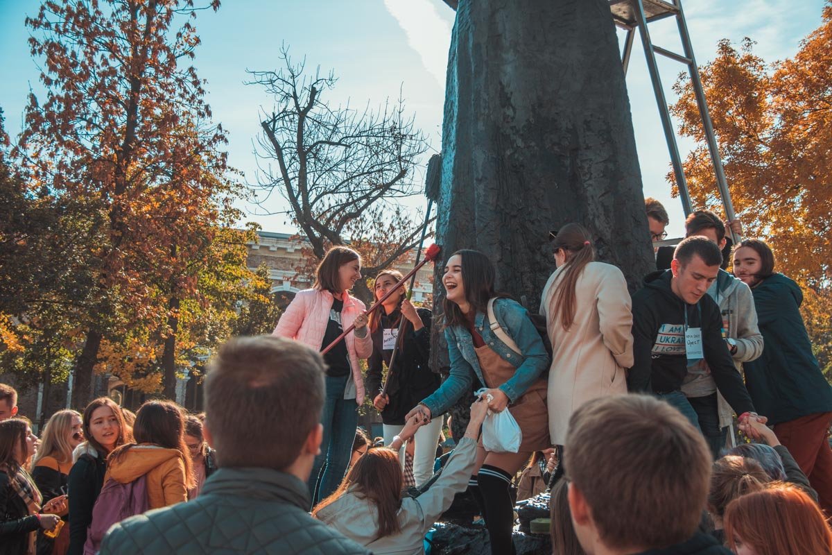 Мероприятие проходило в непринужденной обстановке, все смеялись, фотографировались и старательно работали