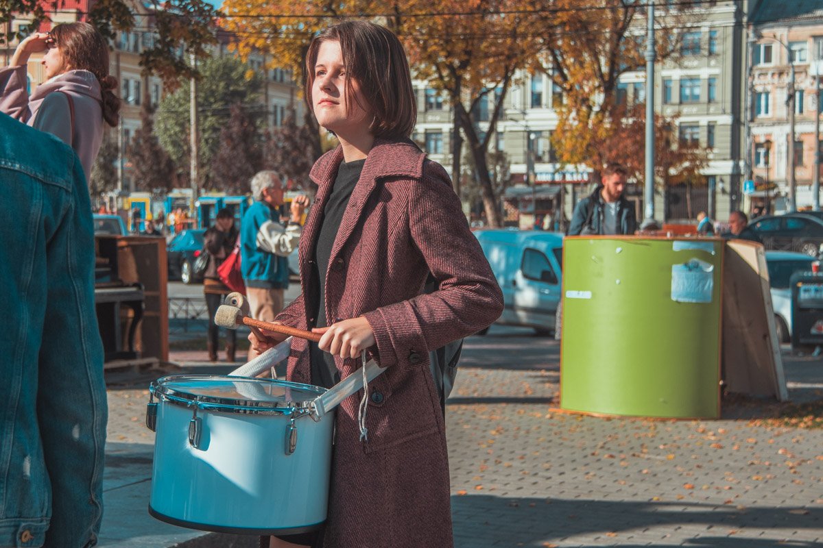 Кто-то мыл Сковороду, а кто-то барабанил