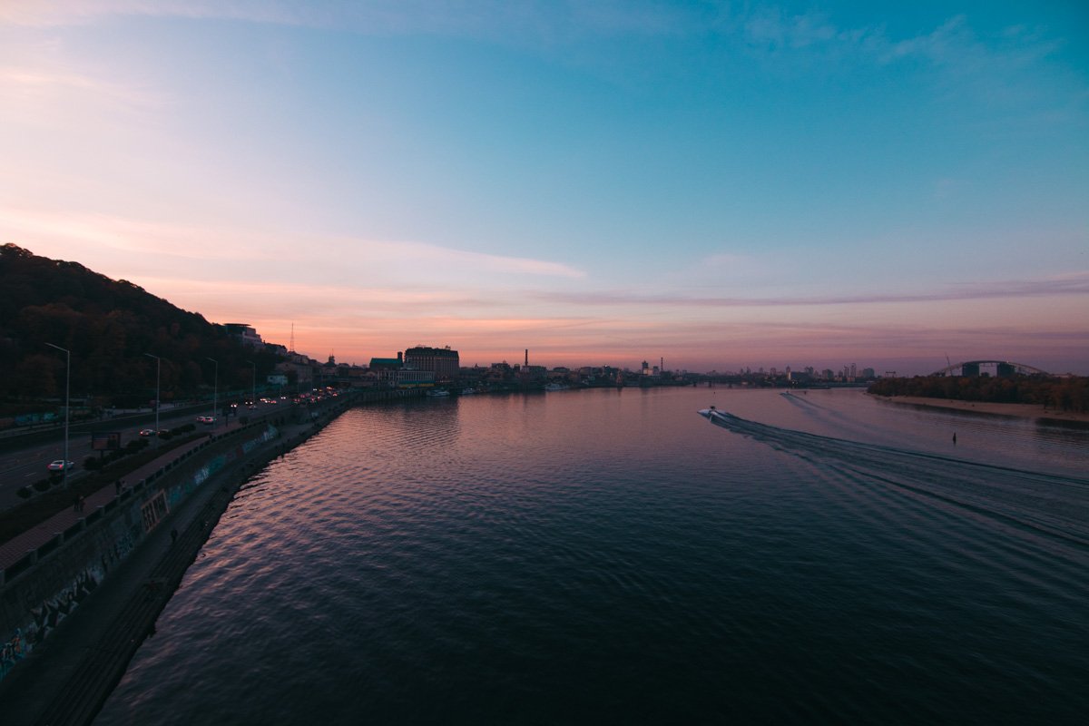 Оглянись по сторонам , вдохни осеннего воздуха и насладись красотой этого города