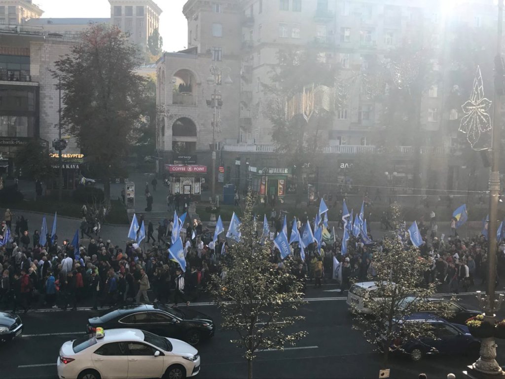 В центре Киева остановилось движение