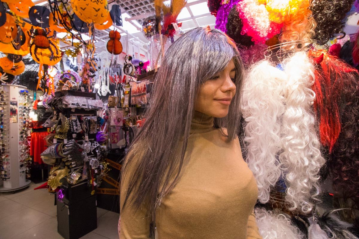 Пепельно-серый подойдет для создания луков в стиле аниме-girls или же трупа невесты