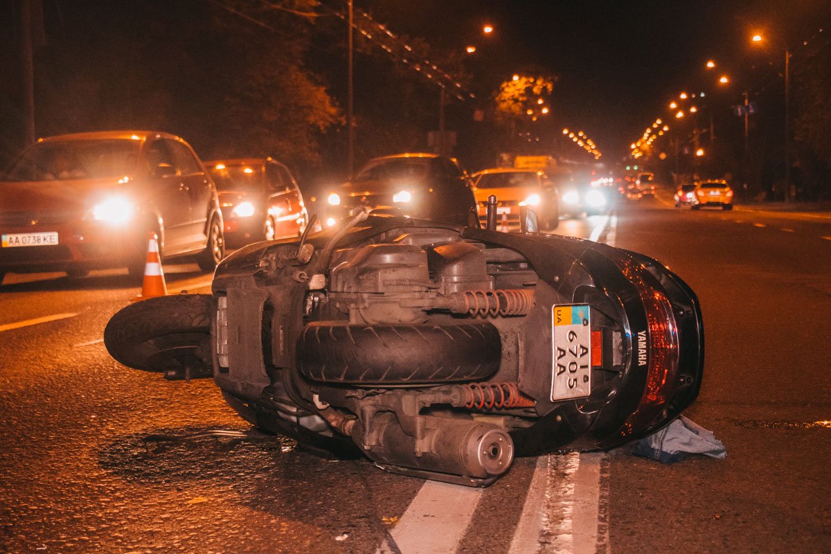Водитель автомобиля Honda двигался по проспекту Лобановского в сторону Севастопольской площади Водитель автомобиля Honda двигался по проспекту Лобановского в сторону Севастопольской площади
