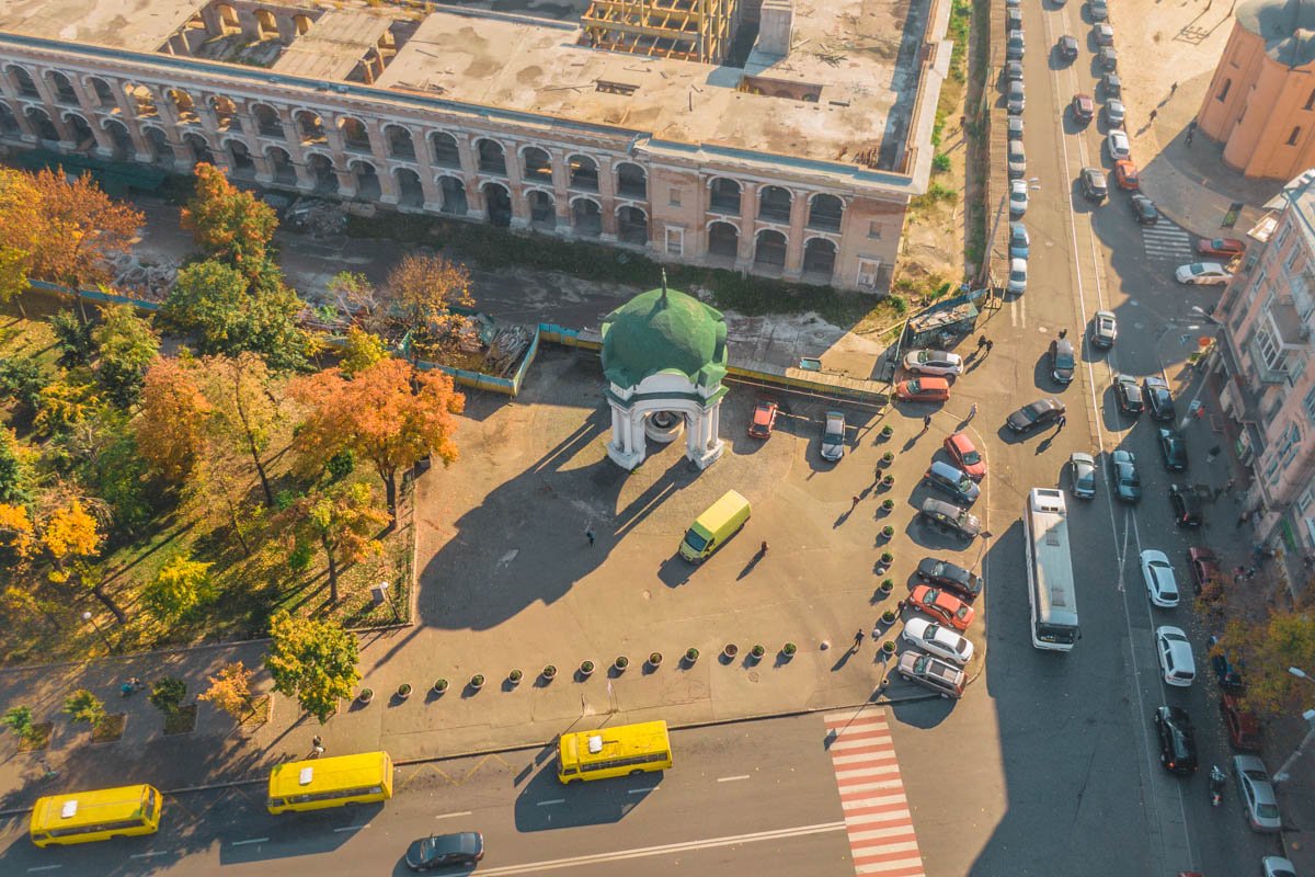 Фонтан появился на этом месте в 1749 году 