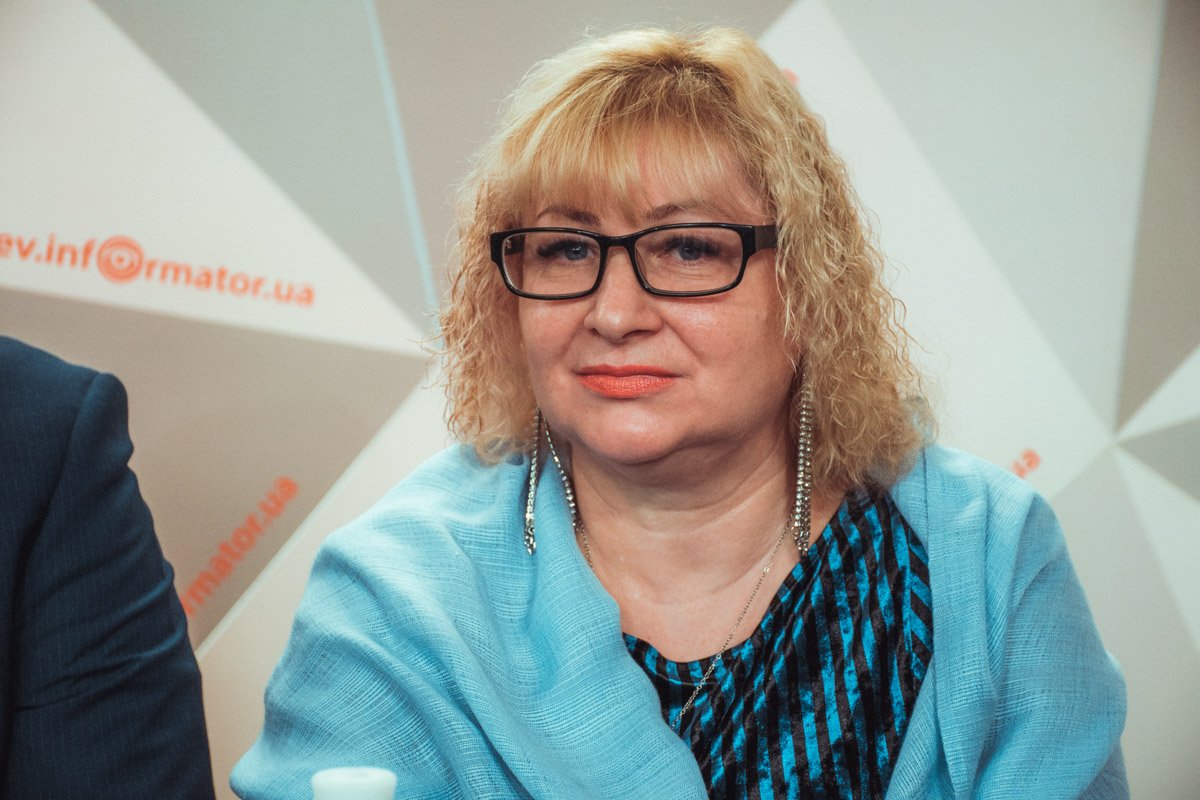 Ольга Черняева из Департамента образования рассказала о учебных тревогах в школах