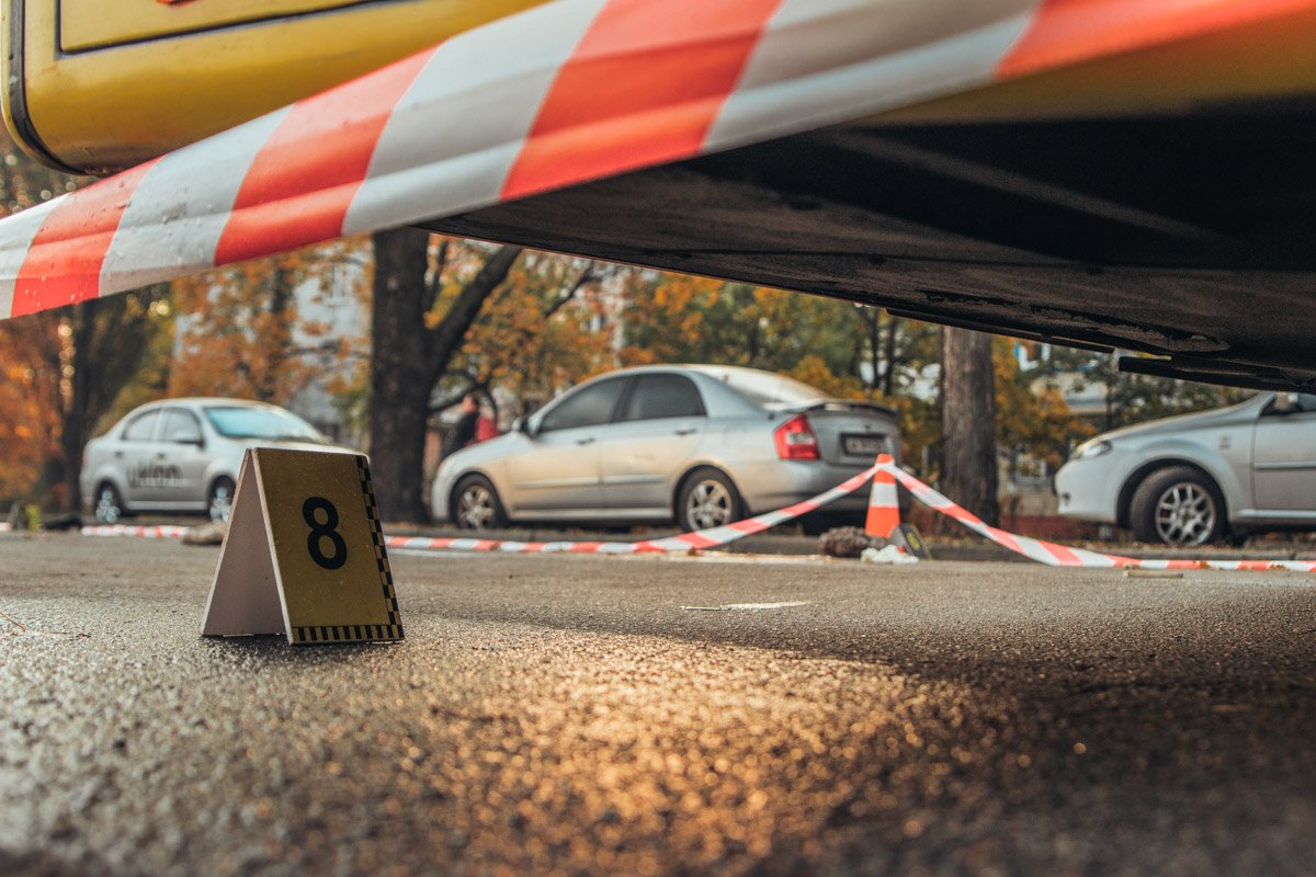 Водитель автобуса №46 не заметил лежащего на асфальте и совершил наезд Водитель автобуса №46 не заметил лежащего на асфальте и совершил наезд