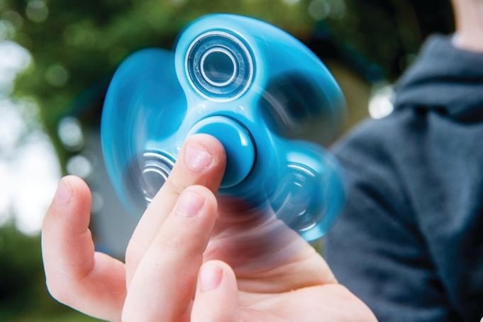 Кто придумал спиннер и в чем его польза для взрослых и детей 1