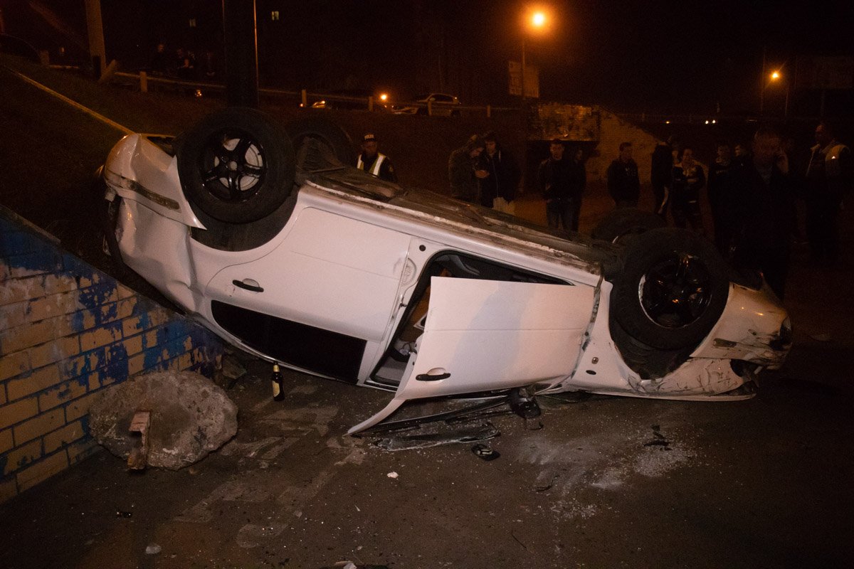 Следов торможения на проезжей часть не было