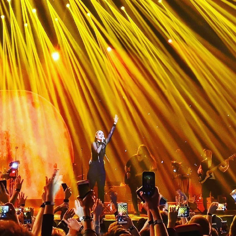 Фото передает признание толпы. @zhenia_zhukovskaia