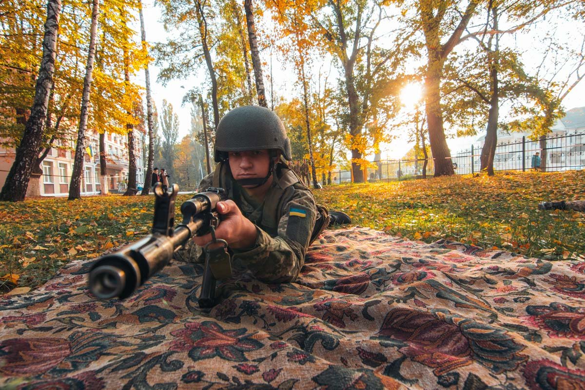 Практические уроки проходят на свежем воздухе Практические уроки проходят на свежем воздухе