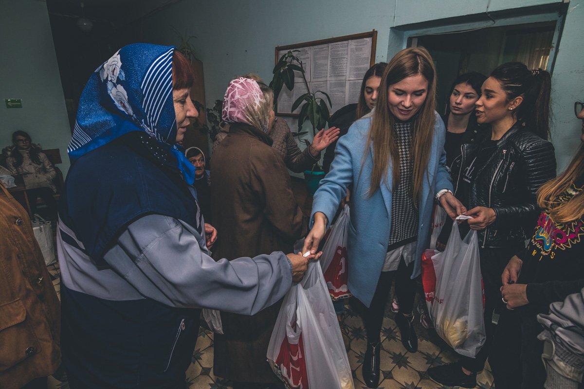 Сотрудники центра утверждают, что провизию нуждающимся привозят ежемесячно