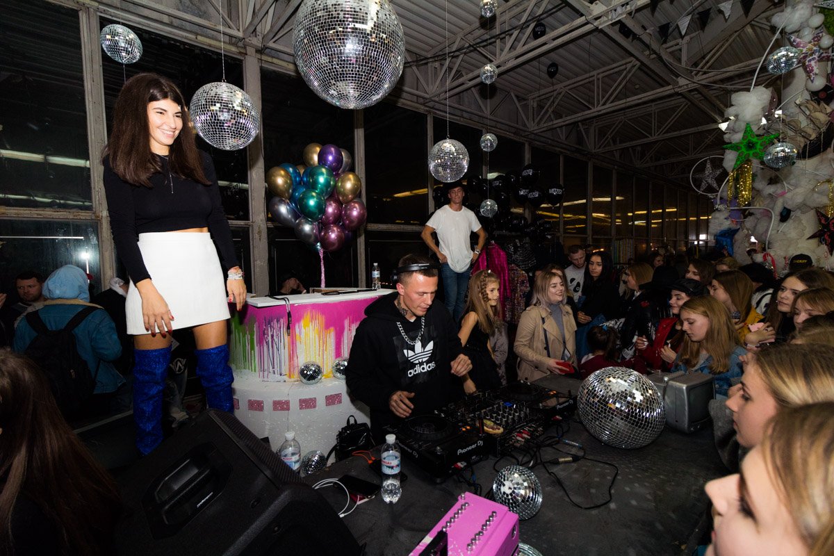 На Кураж Базаре зажигали Андрей Трушковский и Сабина На Кураж Базаре зажигали Андрей Трушковский и Сабина