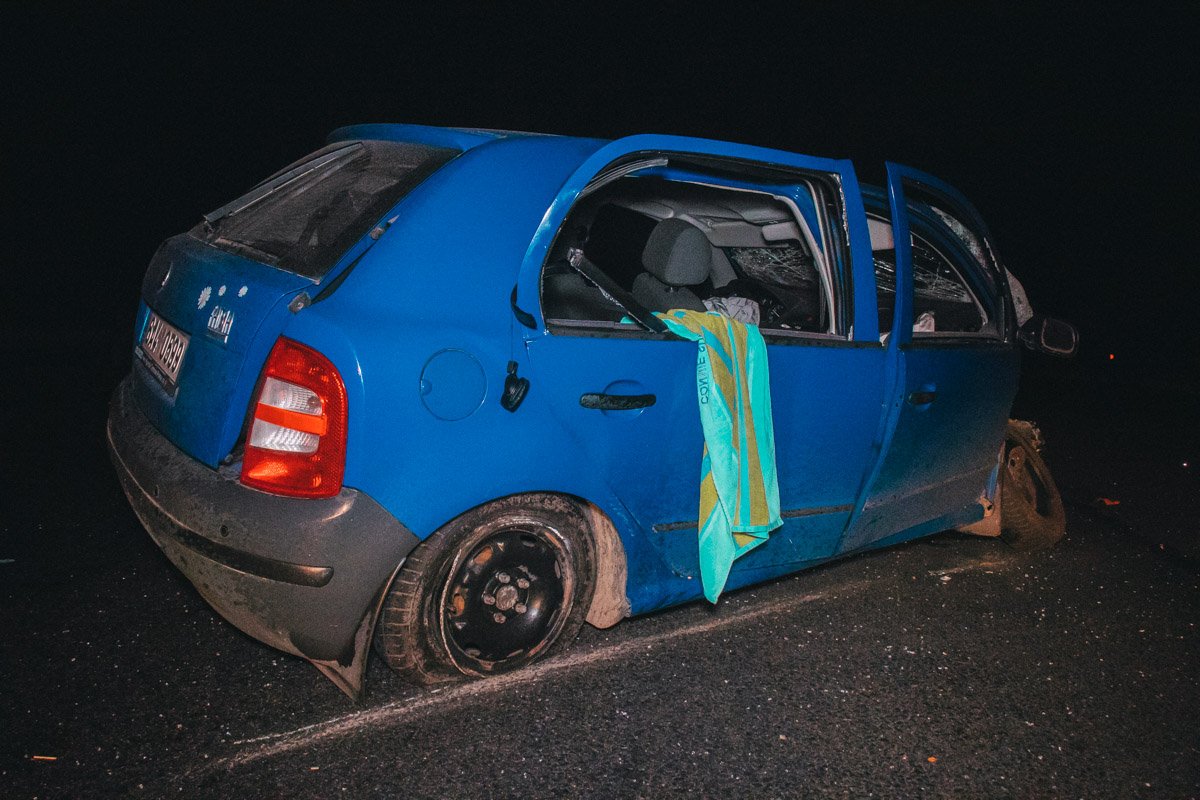 Мужчину от удара выбросило из автомобиля, его госпитализировали в тяжелом состоянии
