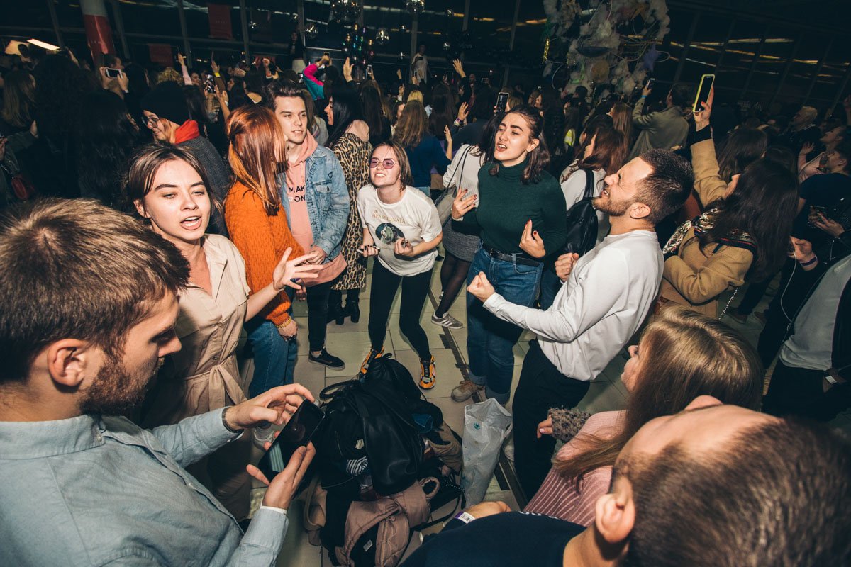 Мощный заряд эмоций на танцполе