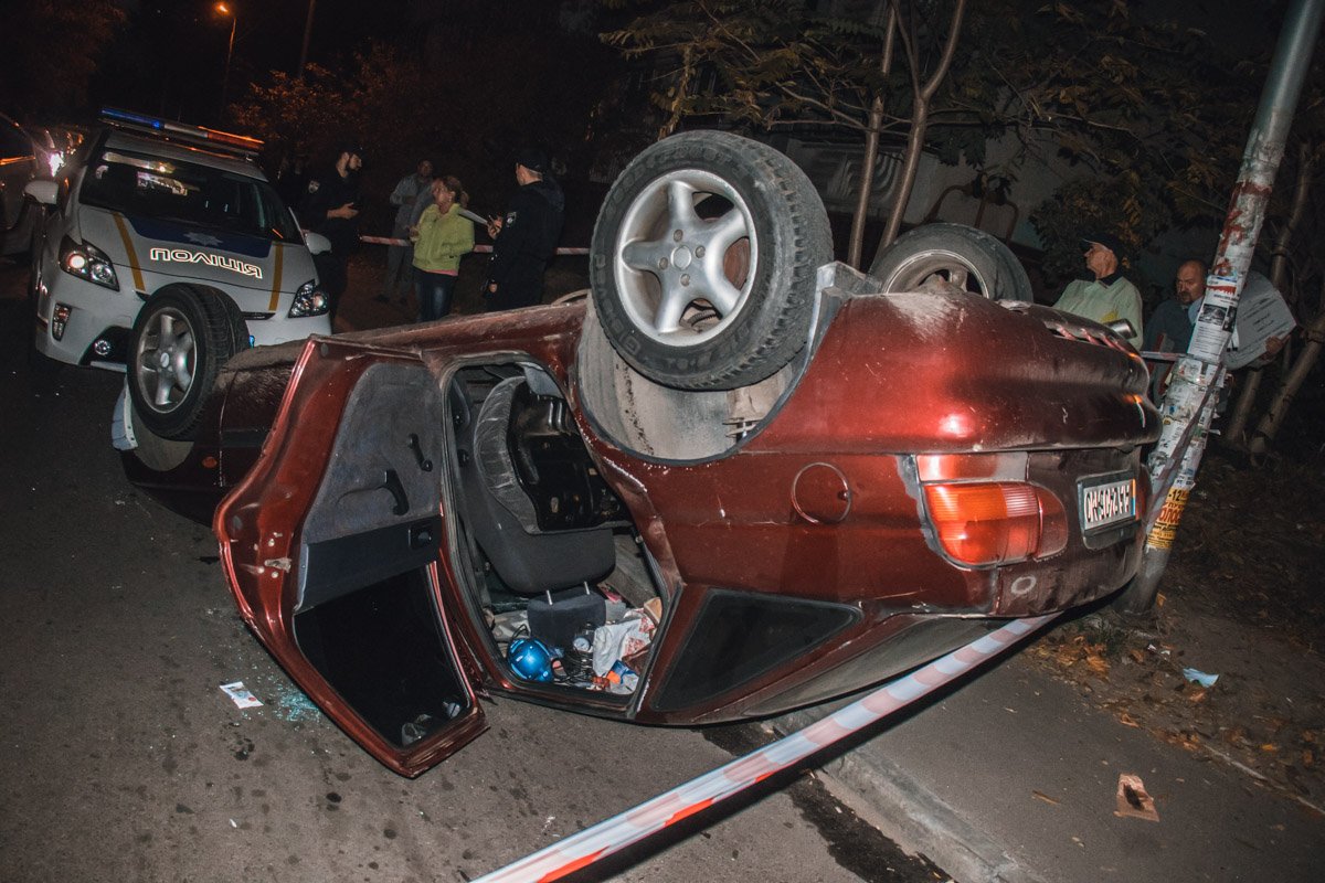 По словам местных жителей, водитель Ford не уходил от столкновения, он был пьян и ехал на большой скорости По словам местных жителей, водитель Ford не уходил от столкновения, он был пьян и ехал на большой скорости
