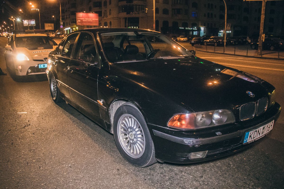 В Киеве на улице Черновола, 20 произошло ДТП с пострадавшим