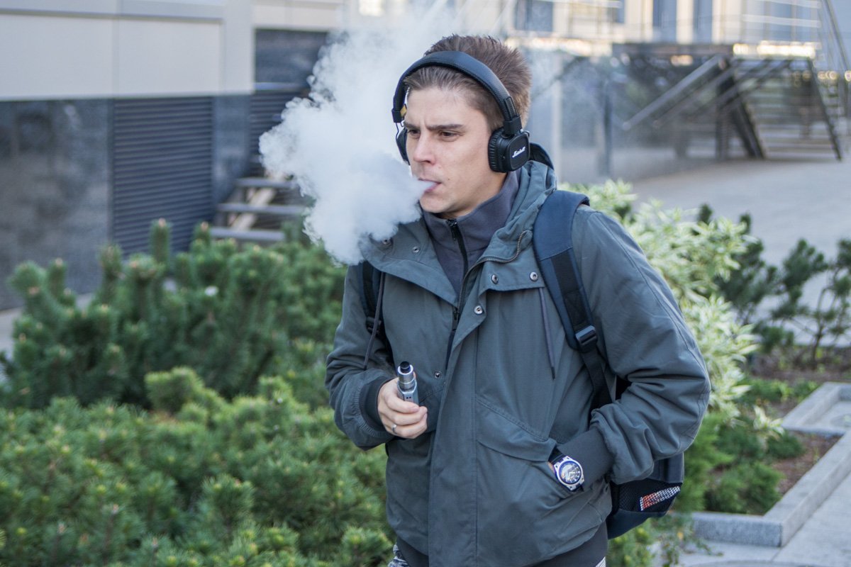 Поддерживает "дымку" в городе Поддерживает "дымку" в городе