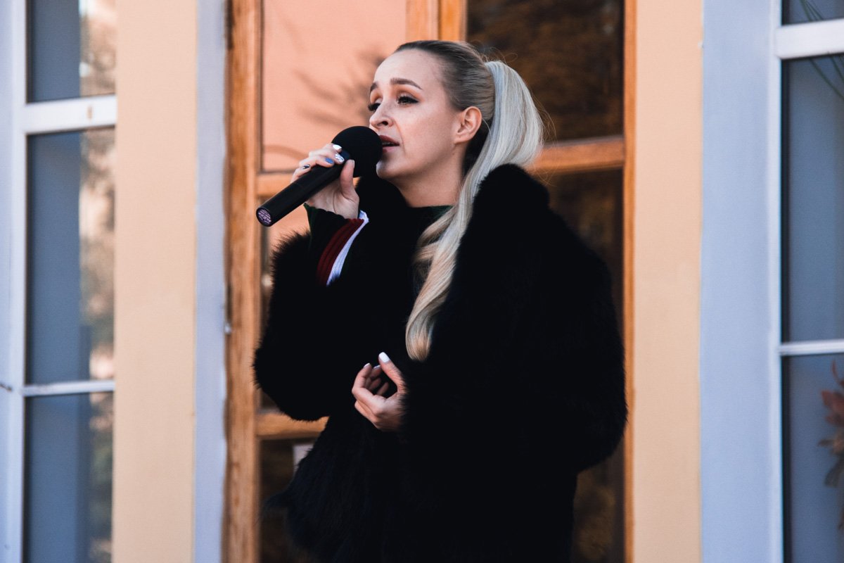 Tayanna решила спеть песню перед началом поиска рекламы спайсов Tayanna решила спеть песню перед началом поиска рекламы спайсов