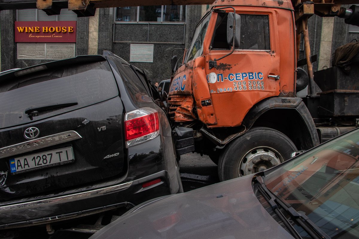 Движение по бульвару было плотным