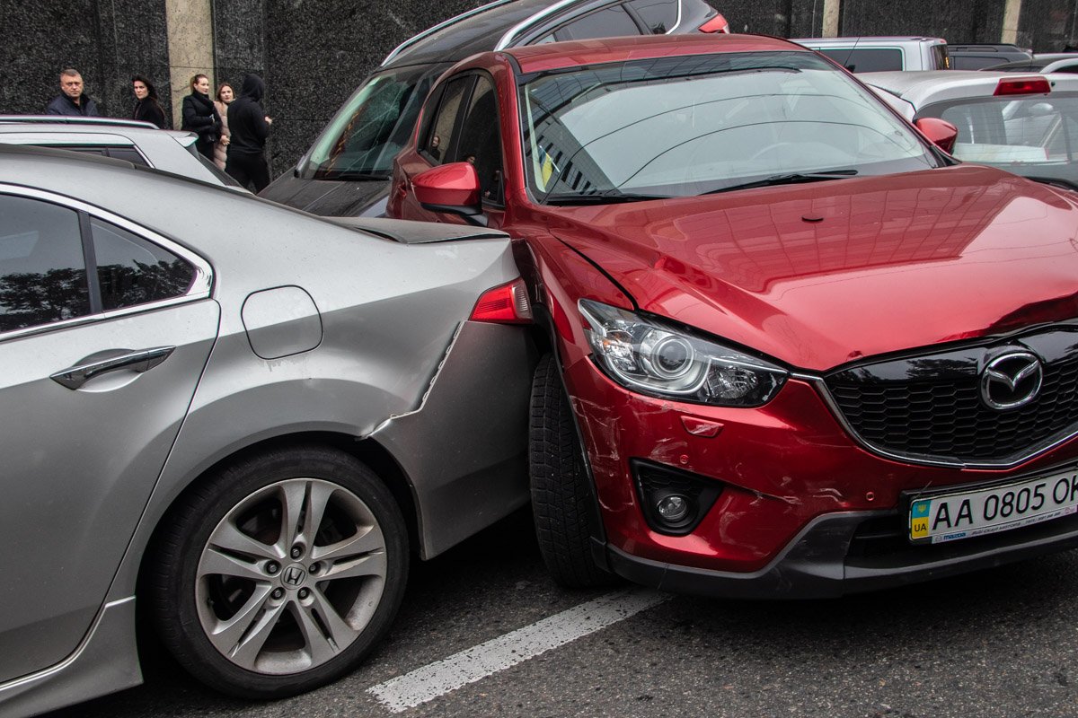 Девушку-водителя Mazda госпитализировали