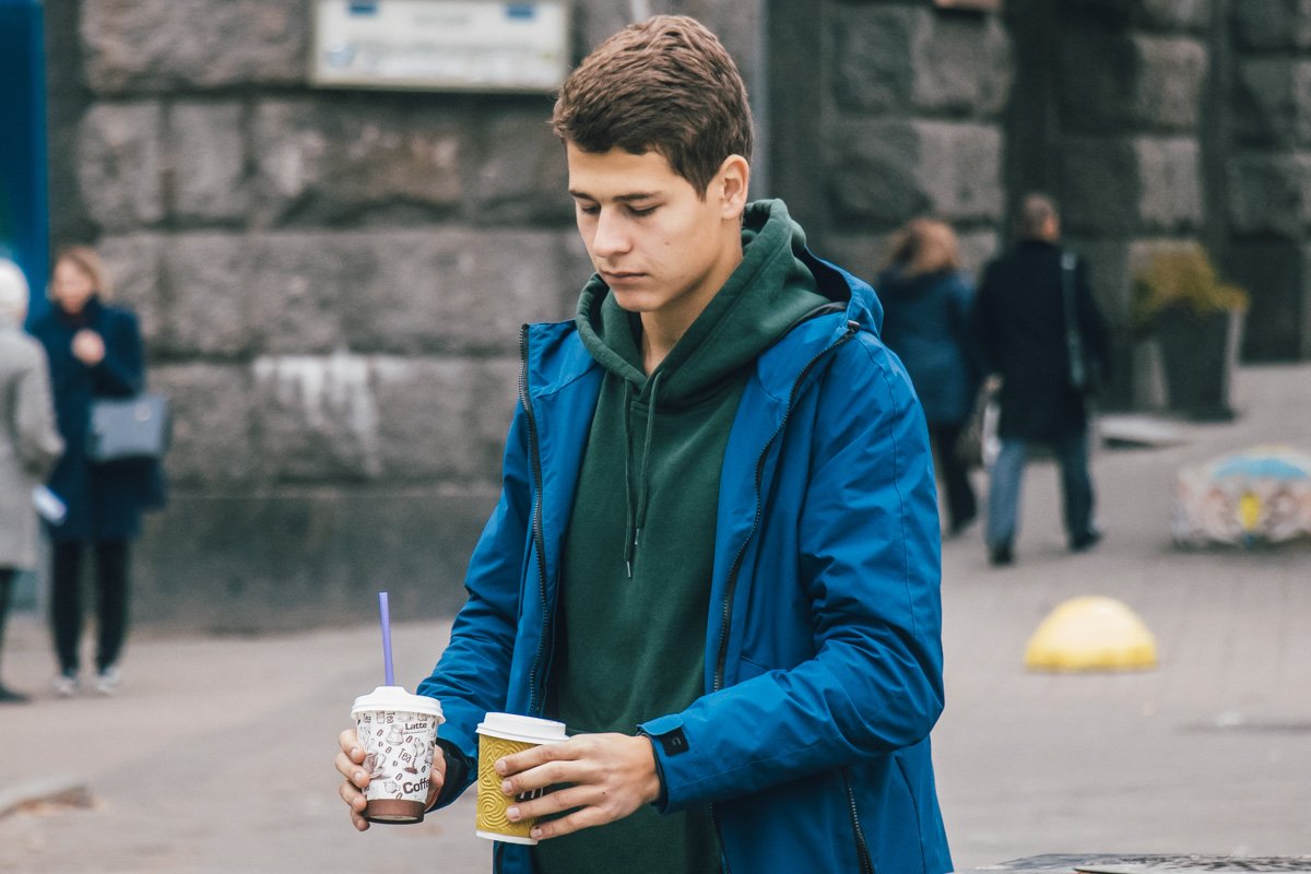 И что, что в ручки горячо? Греемся, как можем, пока отопление не дали