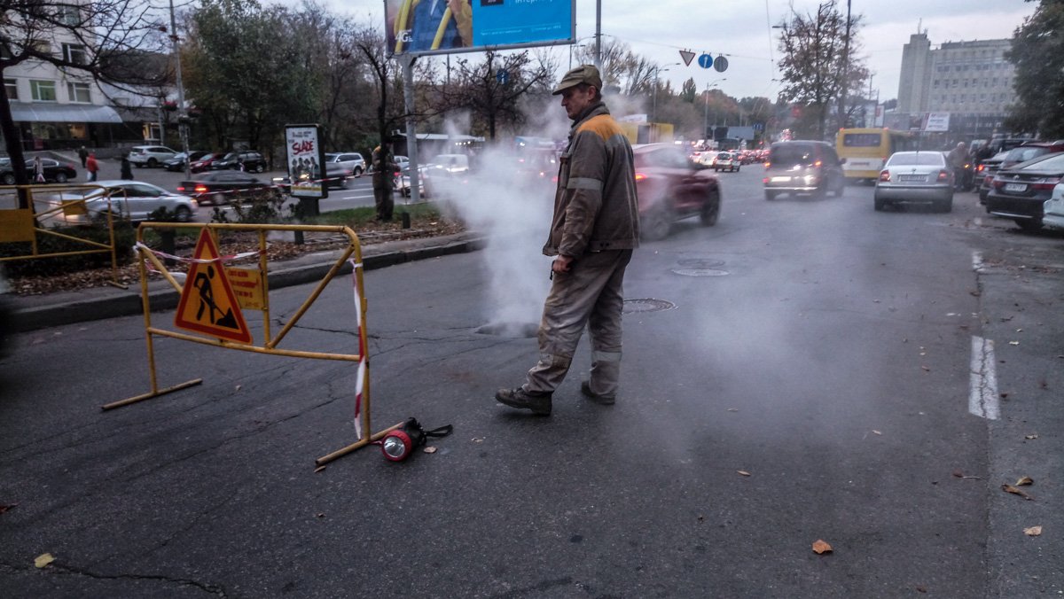 По Голосеевскому проспекту не ходят троллейбусы и автобусы