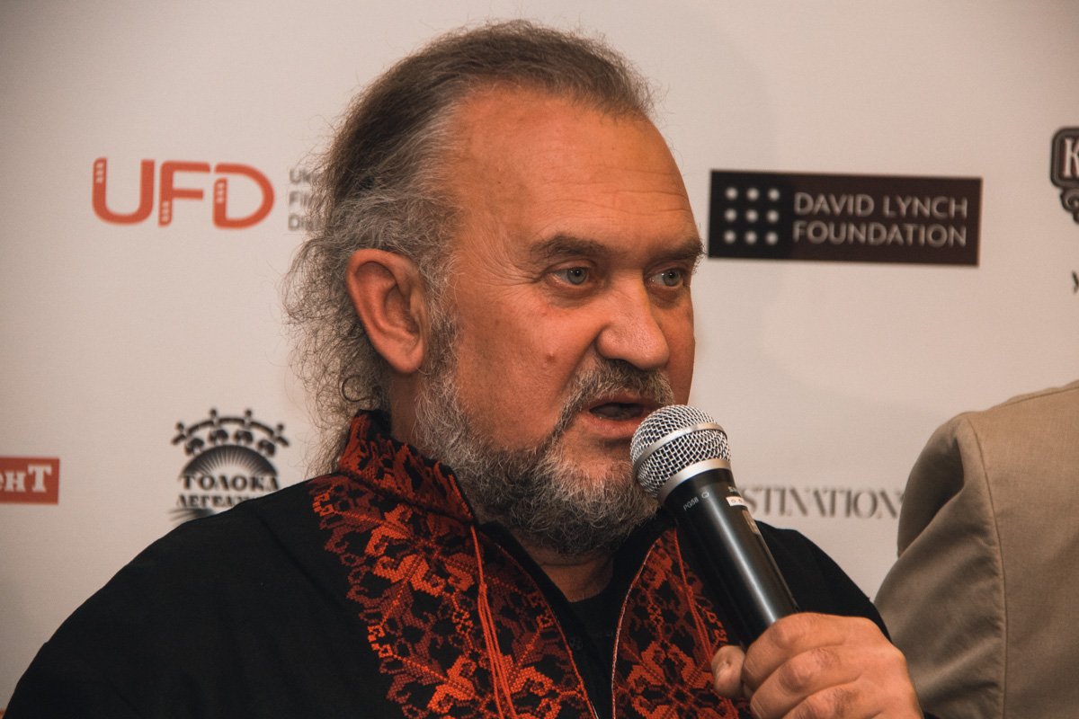 Александр Лирник очень огорчен, потому что пришлось вырезать очень много материала, чтобы уместиться в 90 минут Александр Лирник очень огорчен, потому что пришлось вырезать очень много материала, чтобы уместиться в 90 минут