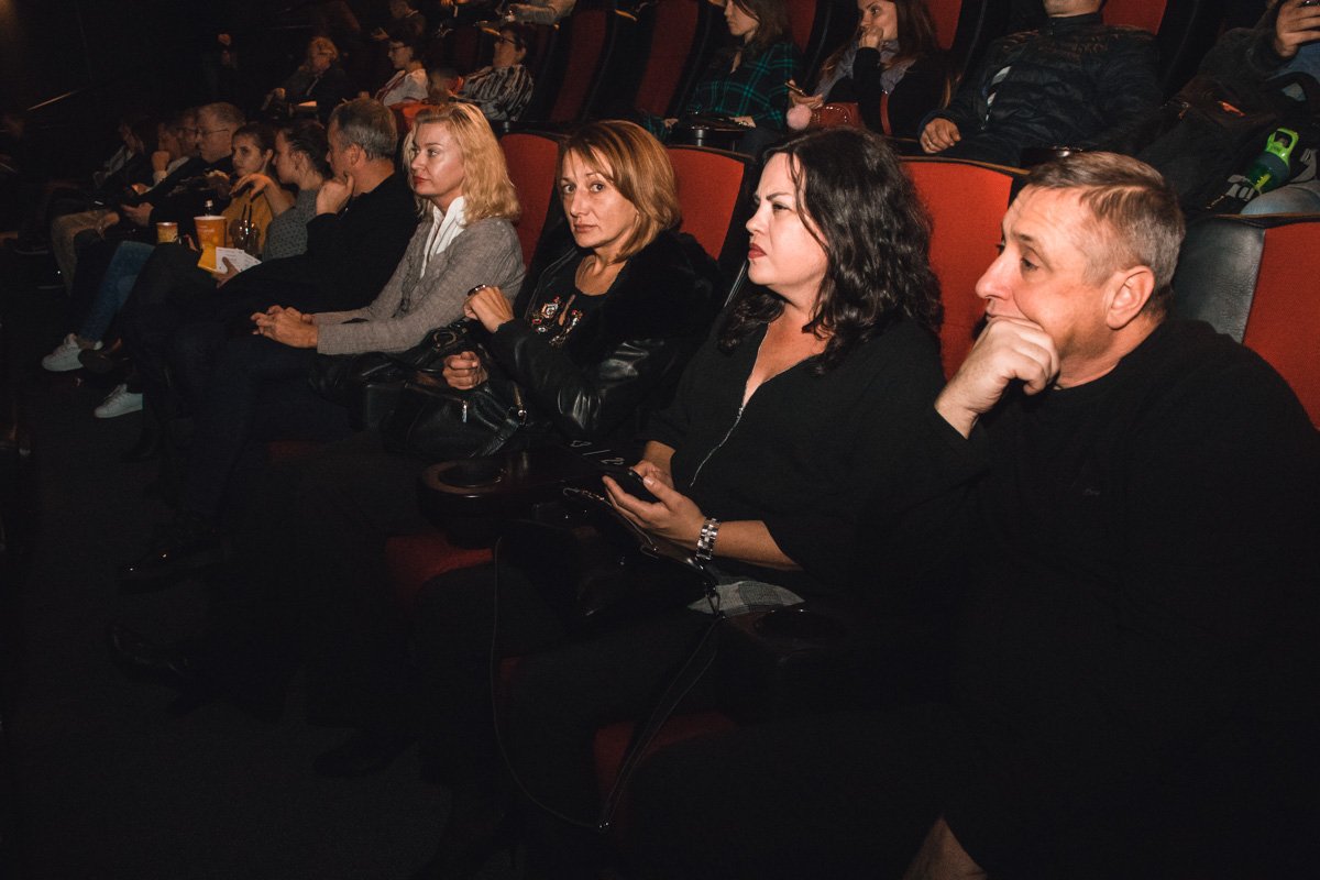 Рассказывать о фильме можно долго, но лучше один раз посмотреть, чем тысячу раз услышать. Рассказывать о фильме можно долго, но лучше один раз посмотреть, чем тысячу раз услышать.