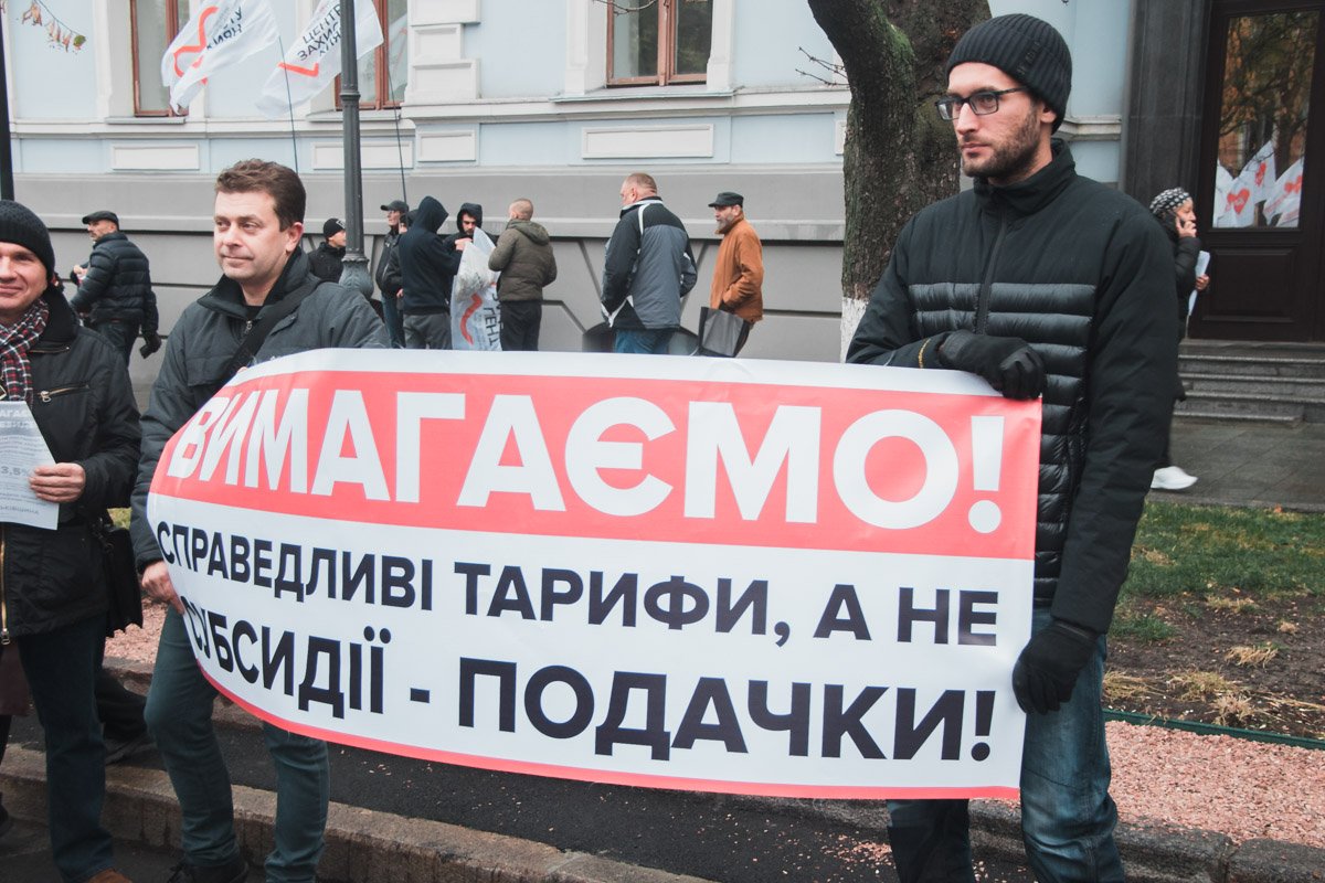 Люди в возрасте с удовольствием общались с журналистами Люди в возрасте с удовольствием общались с журналистами