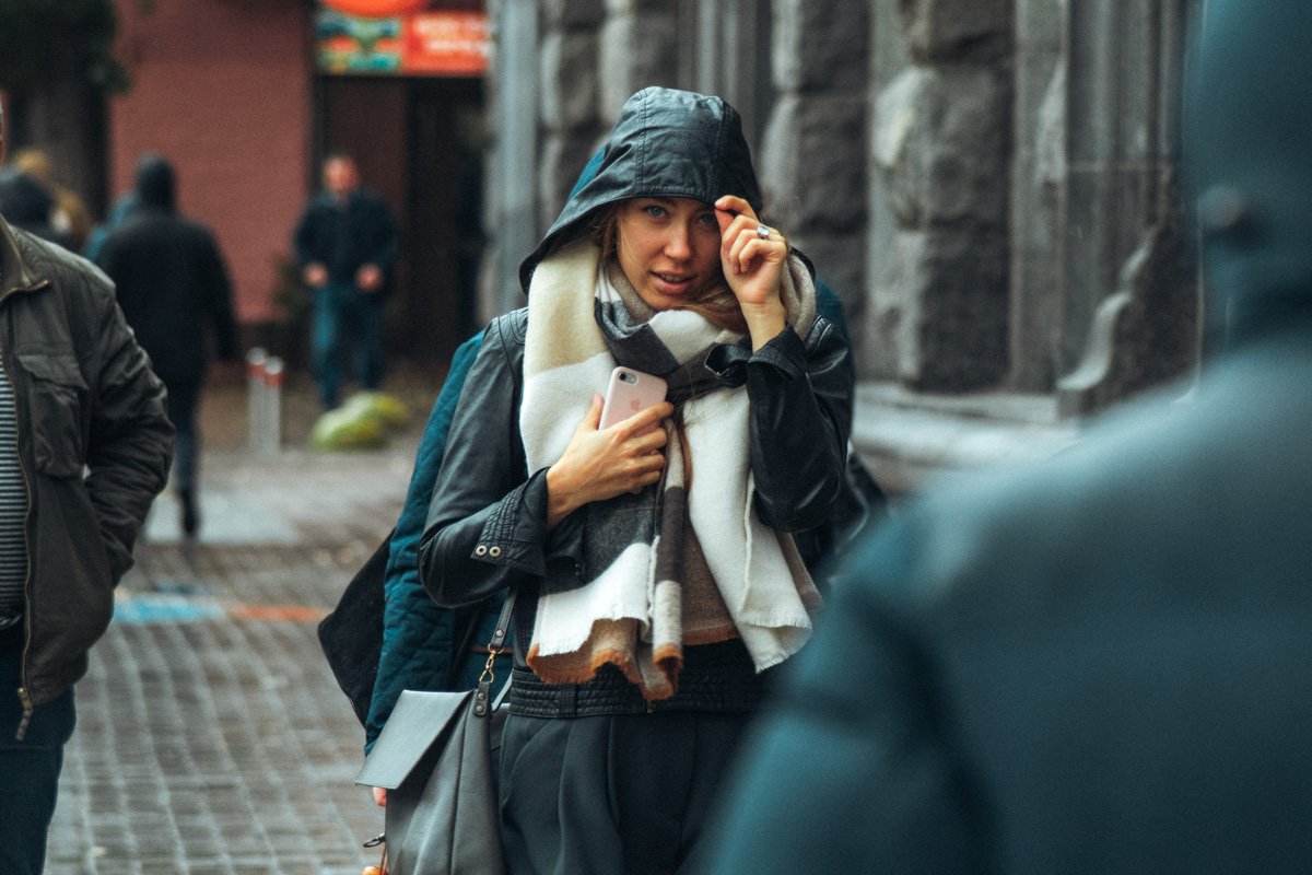 Счастливые глаза я спрячу от дождика Счастливые глаза я спрячу от дождика