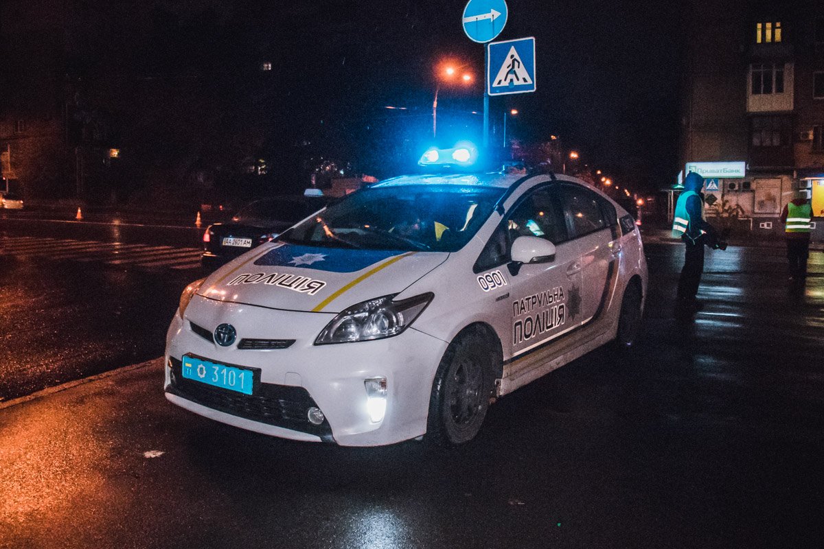 Девушка была в состоянии алкогольного опьянения и переходила дорогу в неположенном для этого месте Девушка была в состоянии алкогольного опьянения и переходила дорогу в неположенном для этого месте