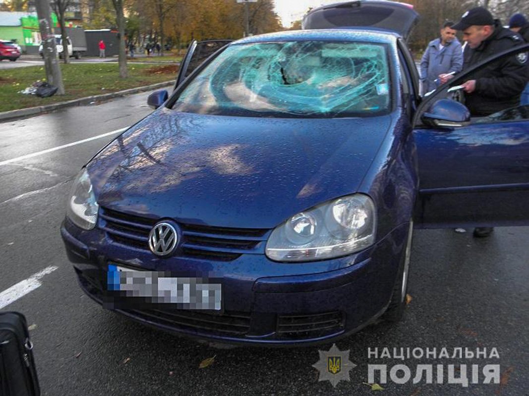 На днях в Киеве на бульваре Кольцова двое злоумышленников из машины украли сумку с деньгами На днях в Киеве на бульваре Кольцова двое злоумышленников из машины украли сумку с деньгами