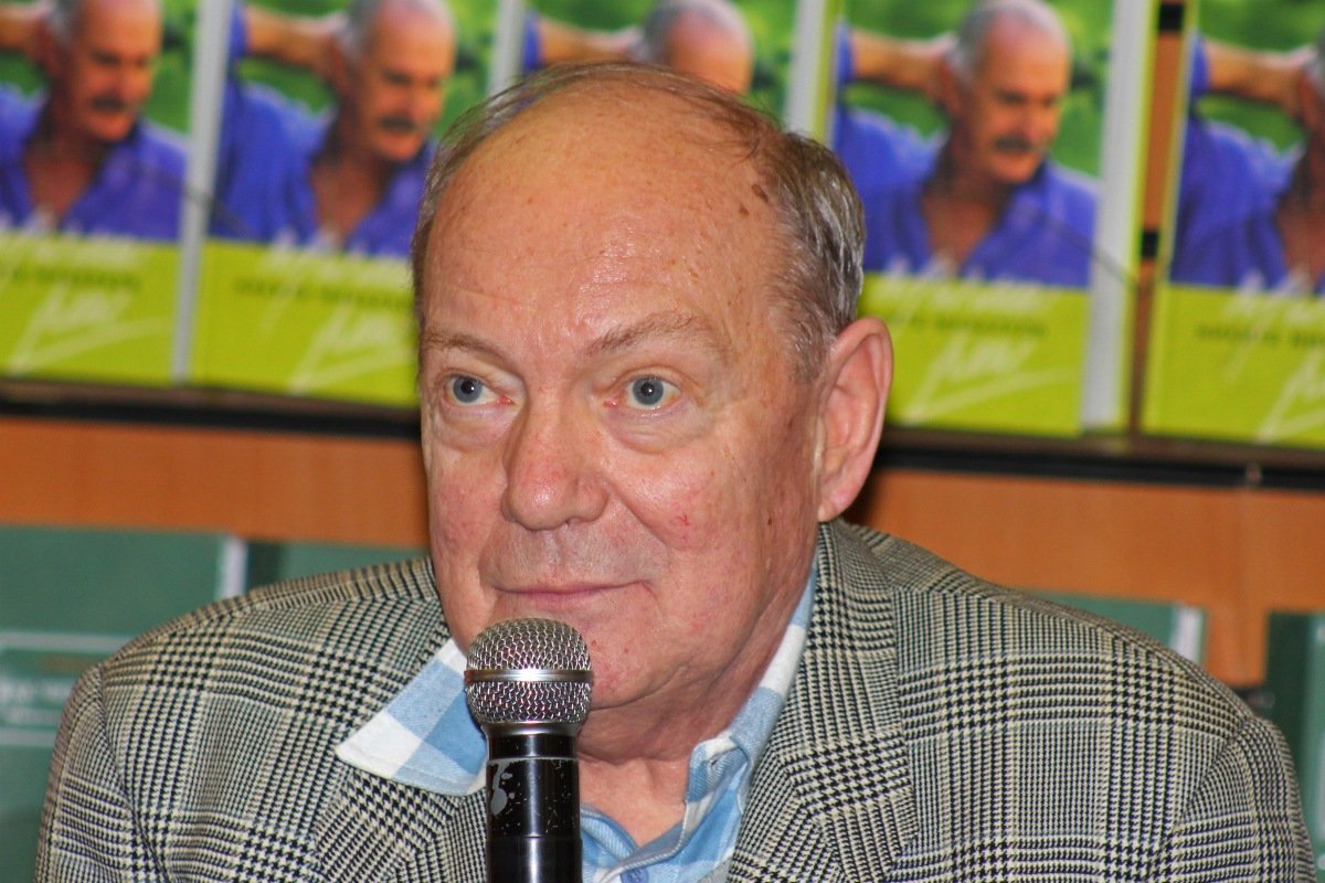 Умер писатель-диссидент Анатолий Гладилин Умер писатель-диссидент Анатолий Гладилин