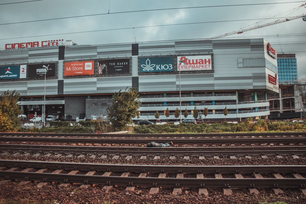 26 октября в Киеве на путях обнаружили тело мужчины