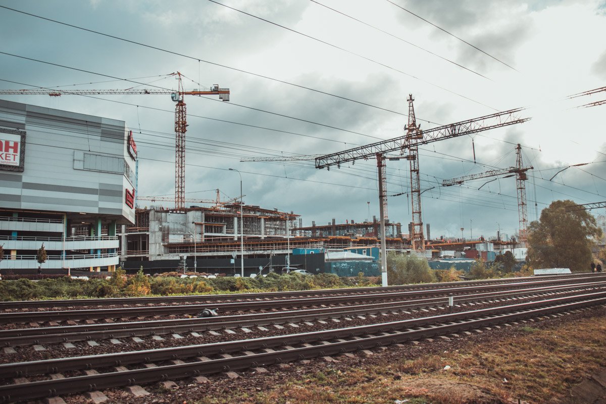 На месте происшествия находятся медики и патрульные