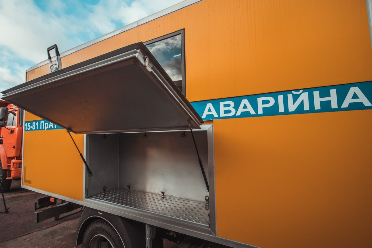 Получилась универсальная машина, способная совершать несколько операций параллельно