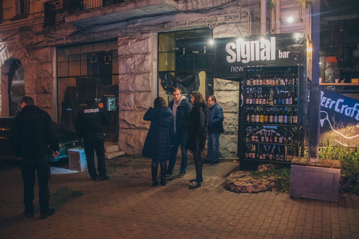 Мужчина с девушкой прострелили парню ногу и скрылись на автомобиле Maybach