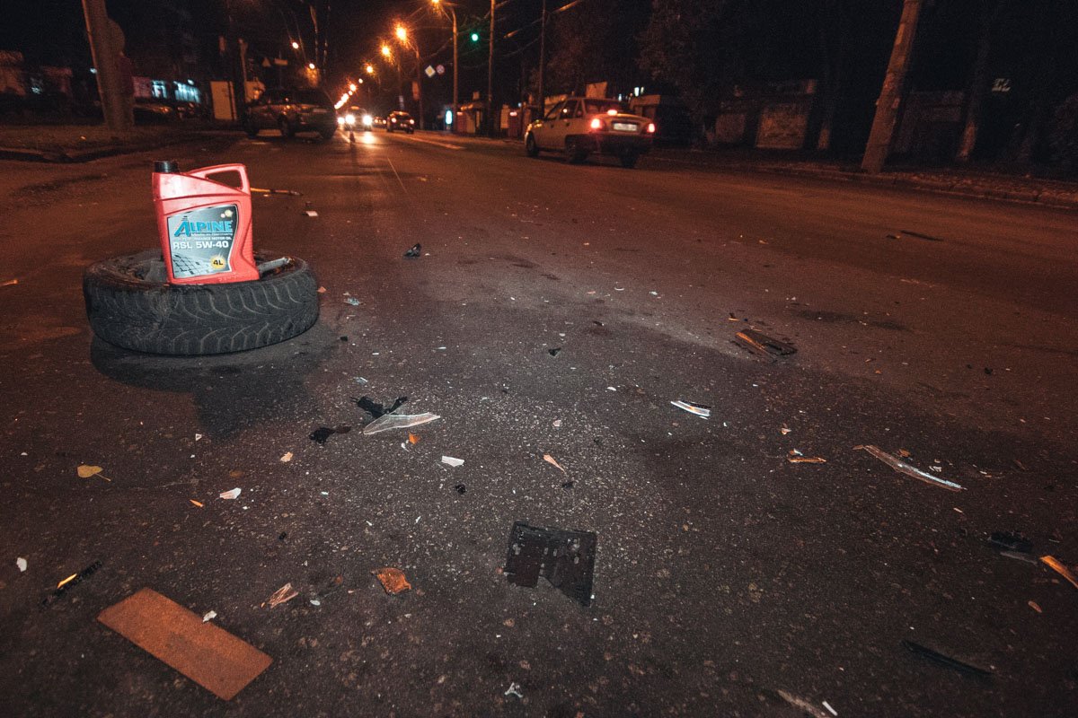 По словам очевидцев, мужчина за рулем Subaru проехал на красный сигнал светофора По словам очевидцев, мужчина за рулем Subaru проехал на красный сигнал светофора