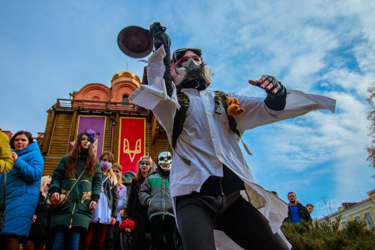 Ворвалась на марш как королева вечеринки