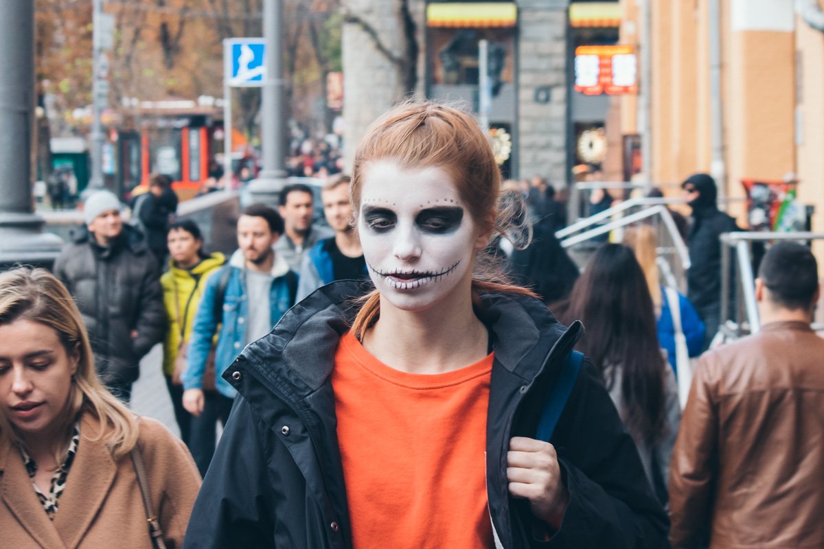 В эту субботу не только можно, а даже нужно быть бледными как призраки В эту субботу не только можно, а даже нужно быть бледными как призраки