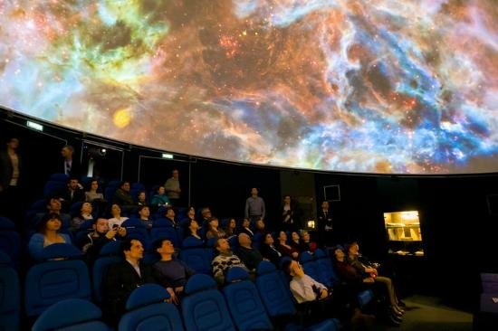 Смотрите на звезды под Qeen