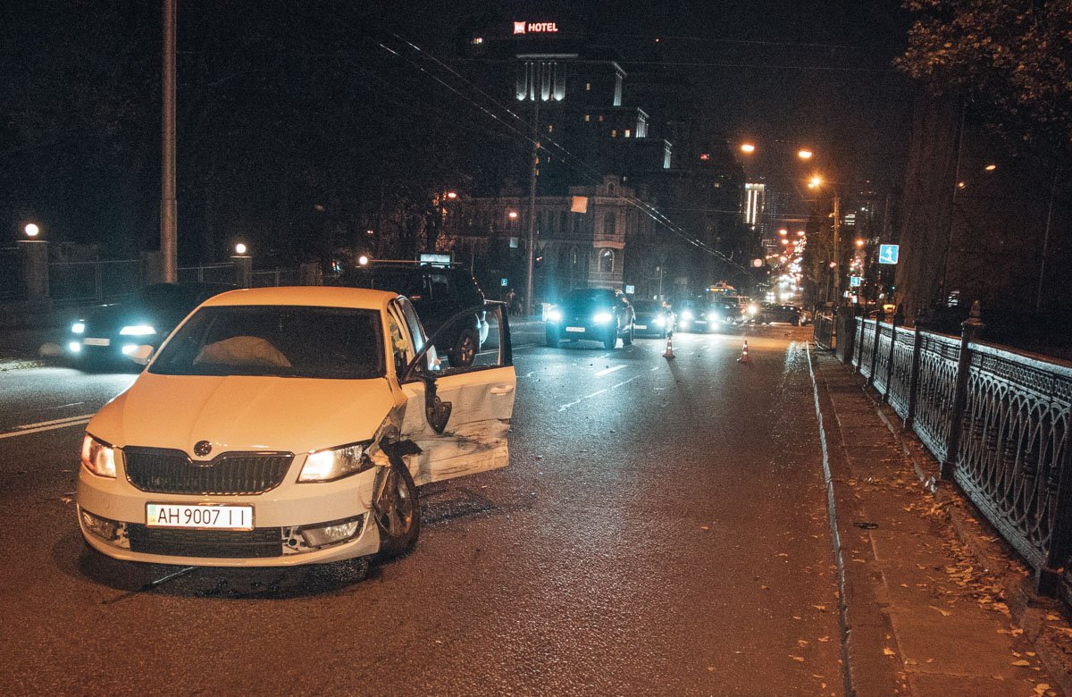 На бульваре Шевченко произошло ДТП На бульваре Шевченко произошло ДТП