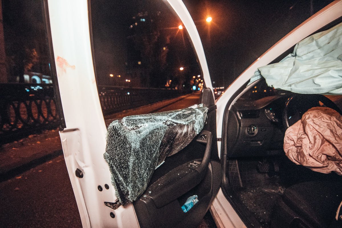 После этого произошел боковой удар После этого произошел боковой удар