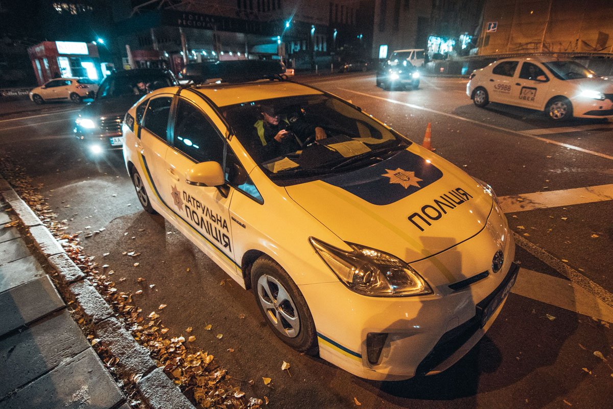 На месте работал экипаж патрульной полиции На месте работал экипаж патрульной полиции