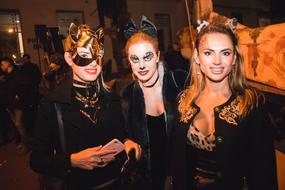 А говорят, что дамы не любят боевики, может нам нравится в них участвовать?!