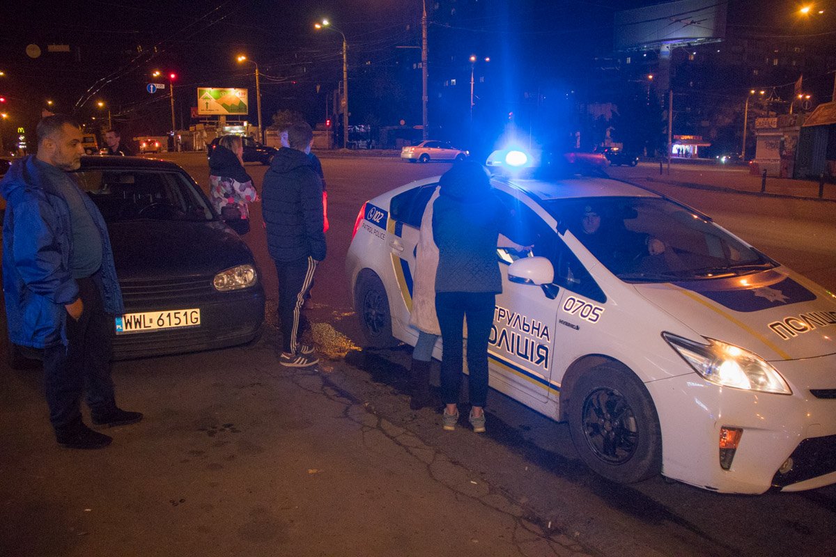 Родители и друзья девочки обвиняли в происшествии водителя Родители и друзья девочки обвиняли в происшествии водителя