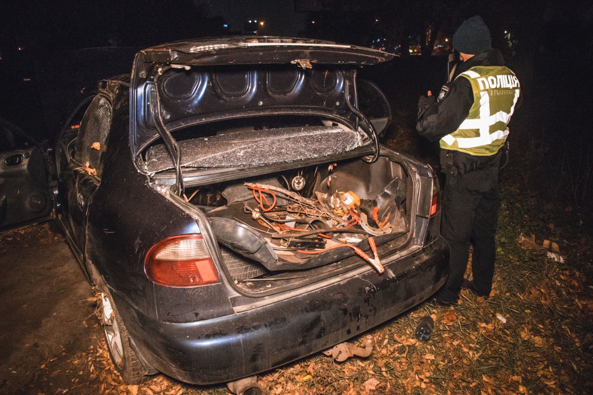 На месте работал экипаж патрульной полиции