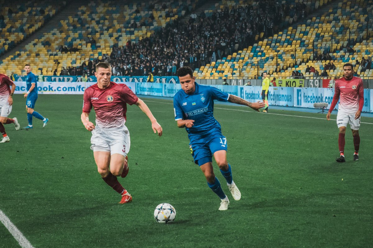 Матч запомнился зрителям большим количеством нереализованных голевых моментов в исполнении киевлян Матч запомнился зрителям большим количеством нереализованных голевых моментов в исполнении киевлян